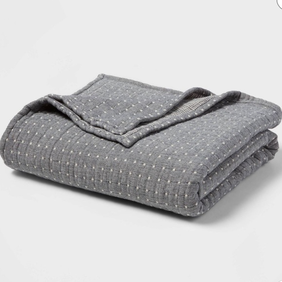 NWT Oversized Reversible Matelasse Throw Gray - Threshold - Picture 7 of 9